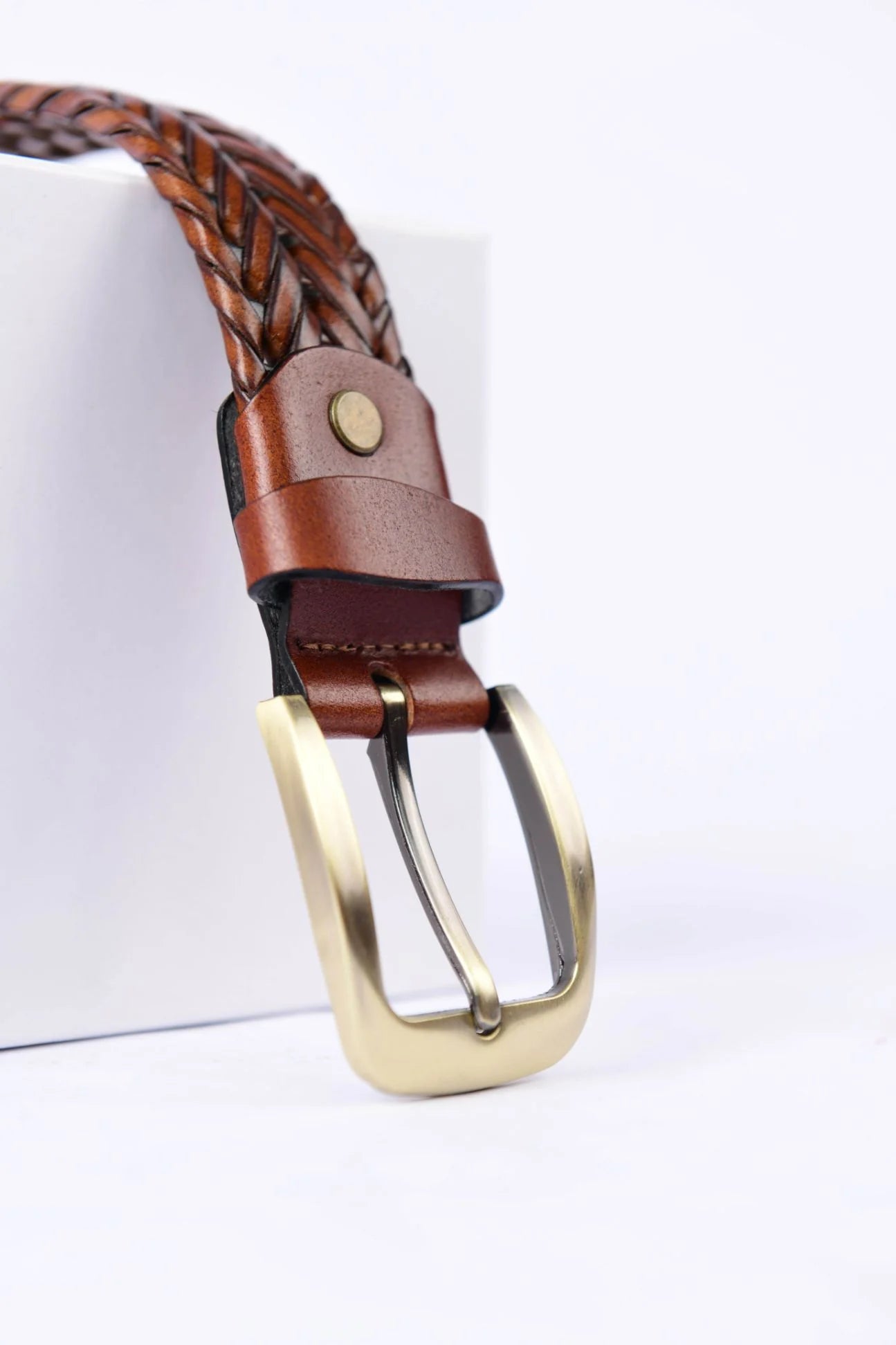 Stylish Braided Men’s Leather Belt – Tan Genuine Leather with Golden Buckle