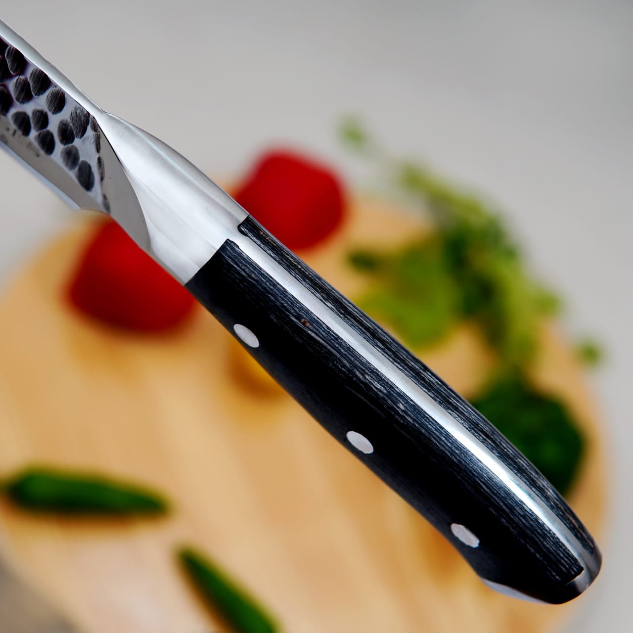 (18+) 7-Inch Santoku Chef Knife