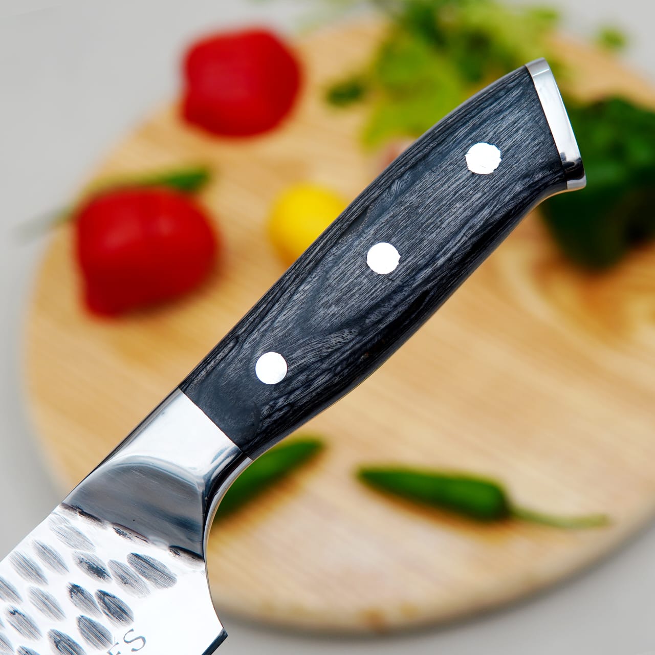 (18+) 7-Inch Santoku Chef Knife
